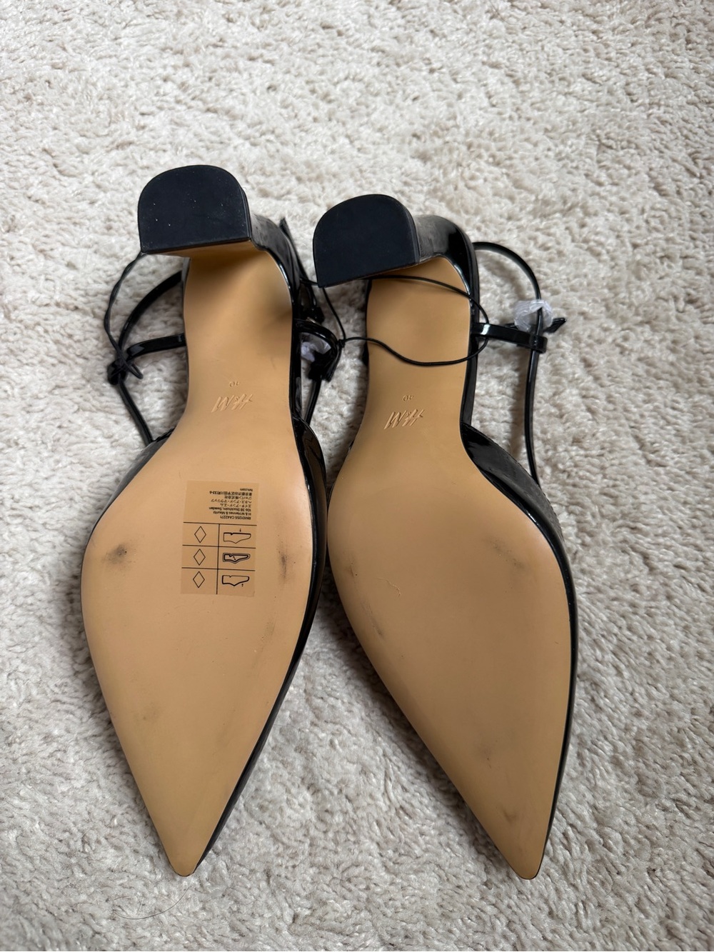 Pointed Toe Pumps - Picture 2 of 4